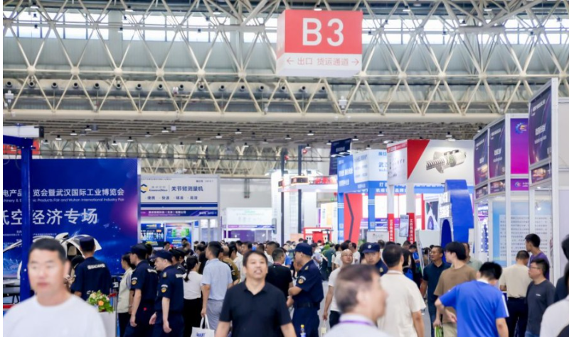 工業(yè)機(jī)器人“全家桶”來了：從搬運(yùn)到打磨，2025武漢自動化展到底有多卷？