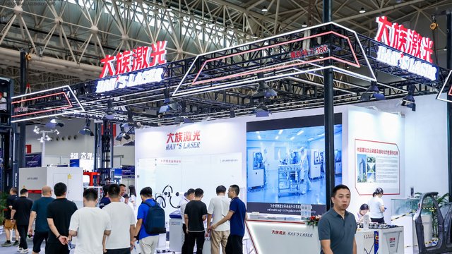 協(xié)作機(jī)器人閃耀展會(huì)，2025武漢智能工業(yè)及自動(dòng)化展開創(chuàng)工業(yè)發(fā)展新篇章